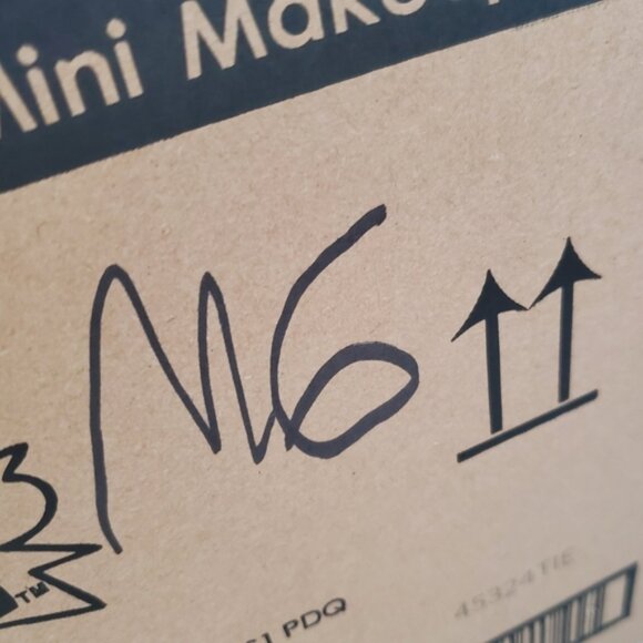 NWT Walt Disney World Four Parks One World Mickey Mouse Family Photo Album 4"x6" - Picture 6 of 6